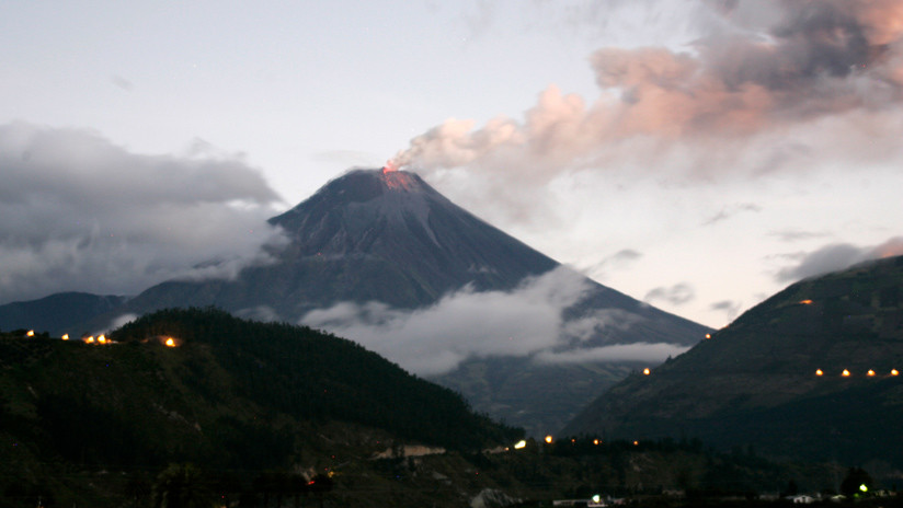 El volcán Tungurahua (Garganta de fuego) de Ecuador