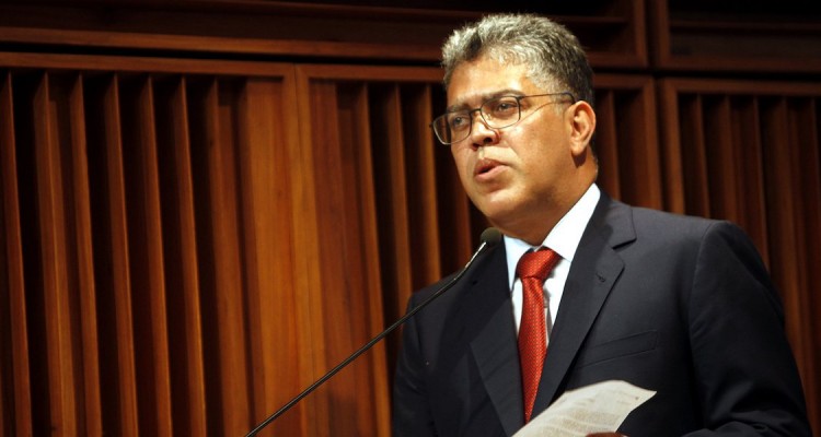Elías Jaua: En Venezuela no hay déficit de maestros 1 Elías Jaua