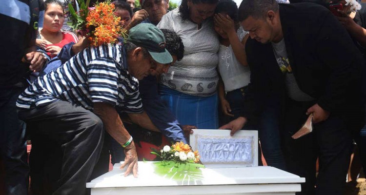 Funeral bebe Nicaragua 05