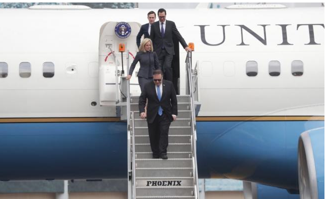 El funcionario de EU llegó a México acompañado por los secretarios del Tesoro, Steven Mnuchin; de Seguridad Interna, Kirstjen Nielsen, y del asesor senior del presidente de Estados Unidos, Jared Kushner 