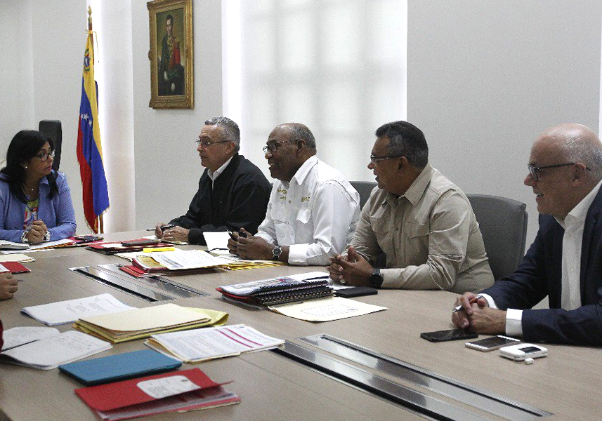 Aristóbulo Istúriz: Precios de 15 rubros serán anunciados en los próximos días 4 Vicepresidente-del-Socialismo-en-lo-Territorial-Aristóbulo-Istúriz