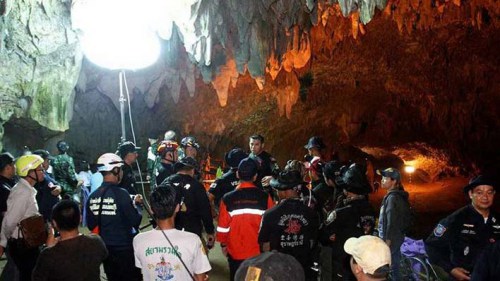 tailandia-ninos-cueva