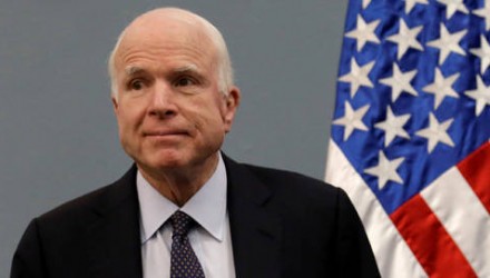 john mccain tiene un tumor cerebral