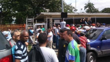 trabajadores de pirelli 3316