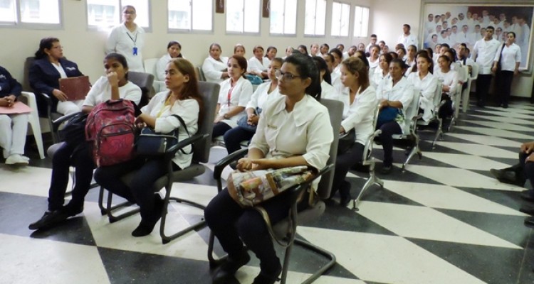 Estudiantes de enfermería del IUTEPAL y UNIR se preparan en paralelo con el Diplomado del SAHUM