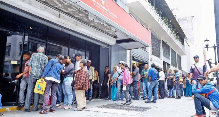 Este lunes inicia el cobro de pensiones en taquilla 1 el pueblo salió a cobrar sus pensiones