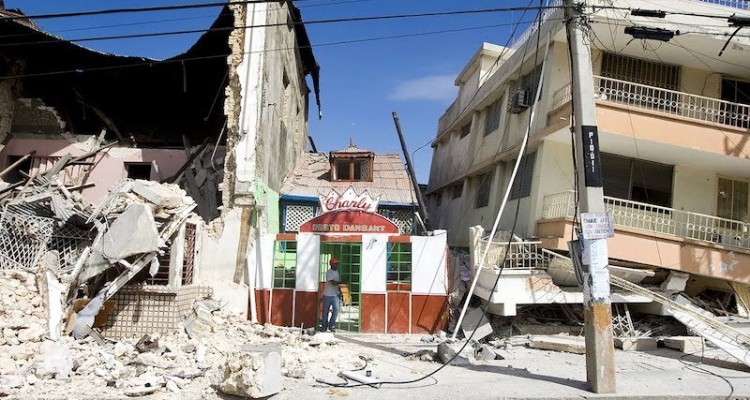 Al menos unos 11 muertos y 135 heridos por sismo de magnitud 5.9 en Haití 1 HAITÍ TERREMOTO