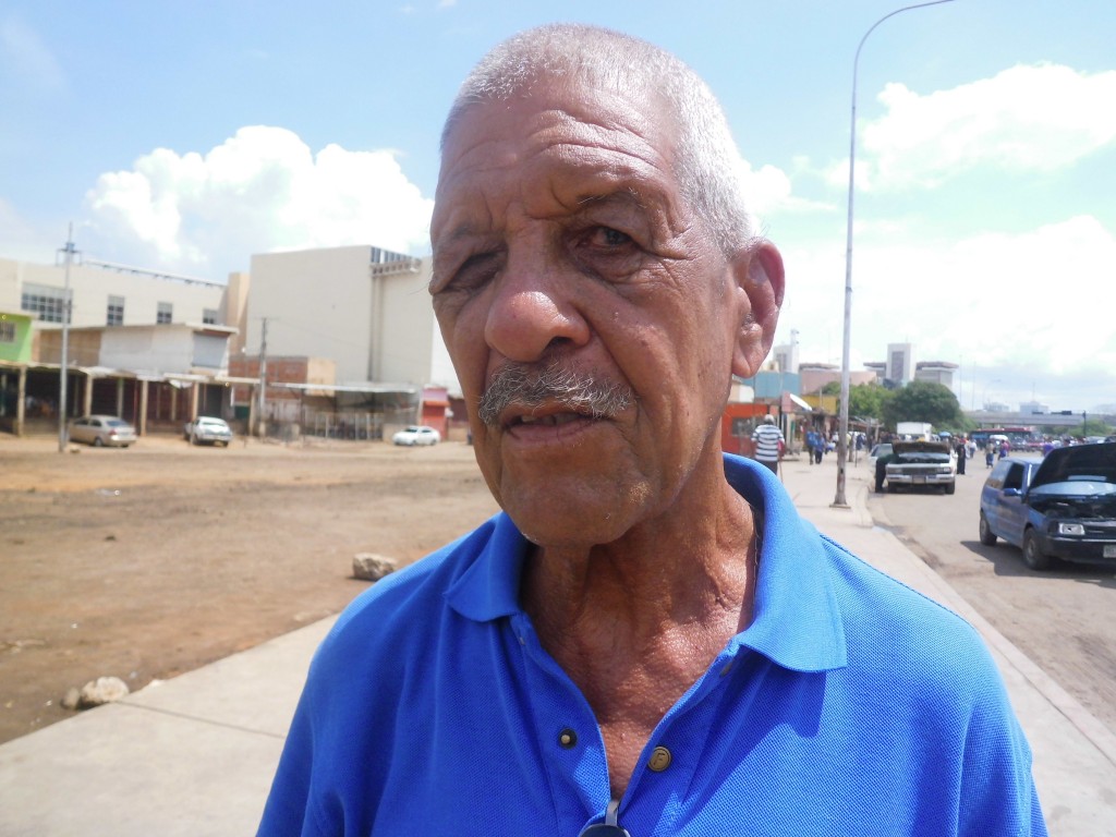 Reinaldo Perozo: "Hasta los Haticos me cobran 10 Bs.S, estos choferes son unos ladrones"