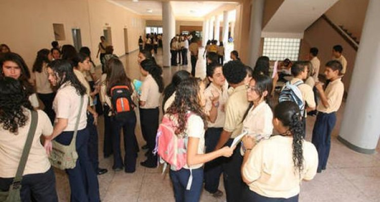 gonzalo morales divo VENEZUELA Estudiantes de bachillerato comienzan clases en todo el pa iacute s