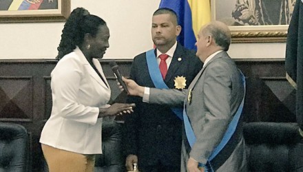 Angela Fernández toma juramento como presidenta del CLEZ