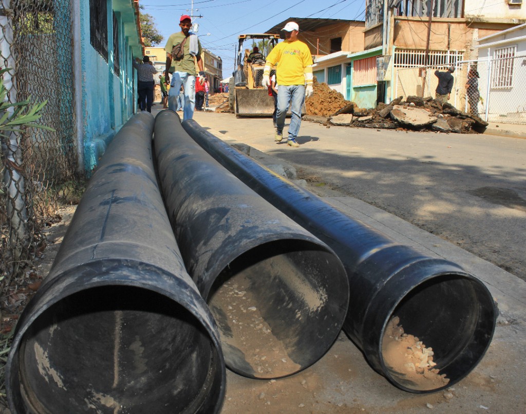 Alcaldía de Maracaibo trabaja en la recuperación de 80 colectores de aguas servidas 3 IMG-20190218-WA0035