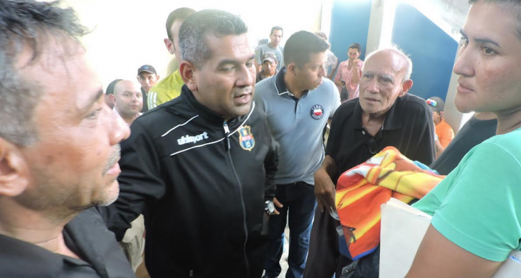 Willy Casanova recorrió el SAHUM durante el apagón para verificar situación de pacientes 1 Captura de pantalla 2019 03 14 a las 16.45.26