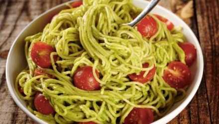 pasta salsa aguacate receta 696x477