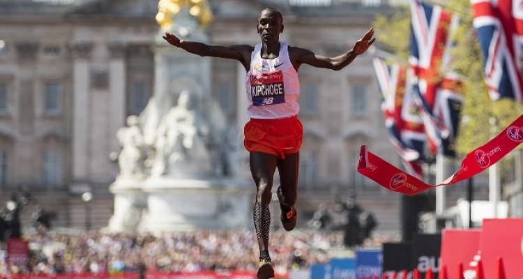 Eliud Kipchoge y Brigid Kosgei reinaron en el maratón de Londres 1 Eliud Kipchoge 700x352