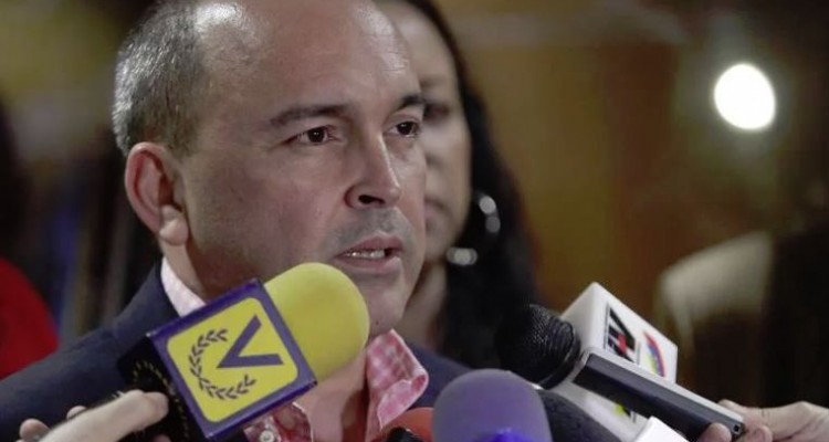El Constituyentista Francisco Torrealba confirmó aumento del salario mínimo a Bs 40.000 y del bono de alimentación a Bs 25.000 1 francisco torrealba