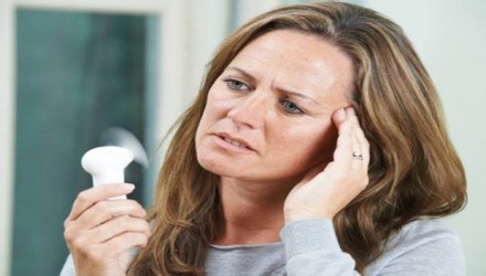 la menopausia precoz aumenta el riesgo de demencia 576x384