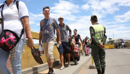 carnet fronterizo sera requerido a colombianos a partir de este lunes 678x381