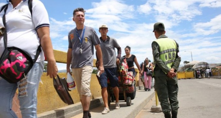 carnet fronterizo sera requerido a colombianos a partir de este lunes 678x381