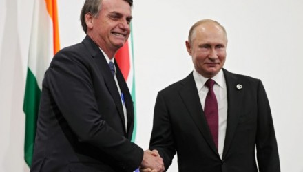 Bolsonaro y Putin 696x496