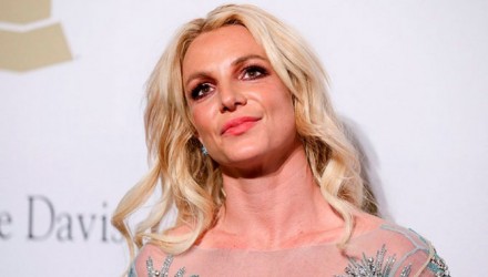 25 09 19 britney spear banner