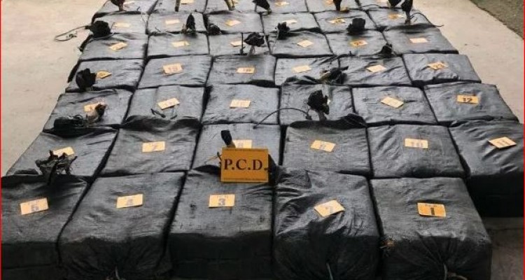 Según el Heraldo de Colombia : Detienen a 7 venezolanos con más de 4 toneladas de droga en aguas internacionales 1 aguas