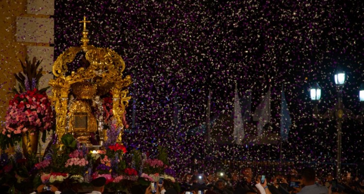 Maracaiberos celebraron la bajada de la Virgen de Chiquinquirá en la plazoleta de la Basílica 1 IMG 20191026 WA0130