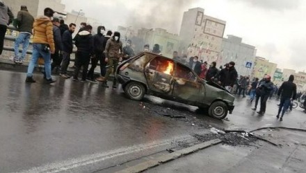 Iran manifestaciones contra aumentos e1574091599372
