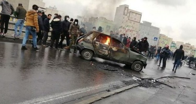 Iran manifestaciones contra aumentos e1574091599372