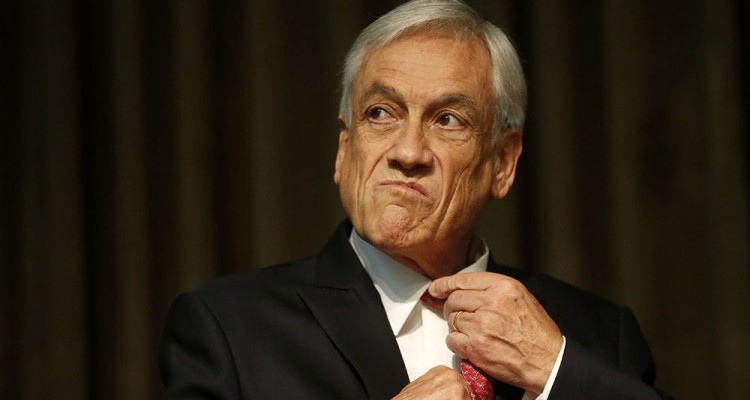 Sebastián Piñera firma proyecto de ley que fija un ingreso mínimo