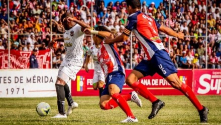 carlos espinoza CFC 696x464