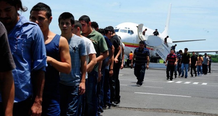 Venezolanos que sean atrapados cruzando el Darién no pueden ser deportados...por ahora 1 deportados