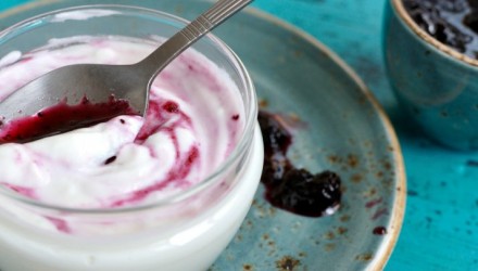 added sugar plain yogurt 810x405