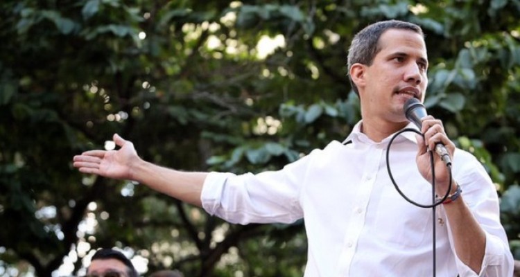 Guaidó desde procesión de la Divina Pastora: El Gobierno se quedó solo en 4 esquinas 1 guaidó