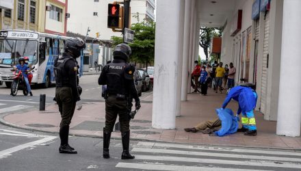 Guayaquil muertos en las calles