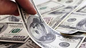 Dólar paralelo aumentó hasta el máximo de Bs.157.576 2 dólar