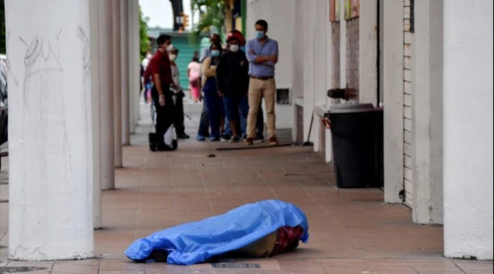Ecuador: en Guayaquil hay 450 cuerpos por recoger, entre casas y calles