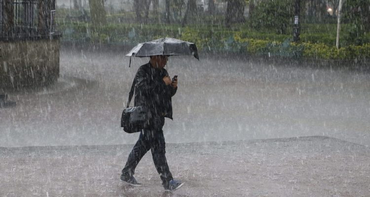 Onda tropical N° 40 traerá lluvias en mayor parte del país1
