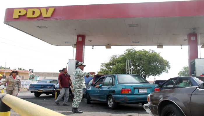 Gobernador del Zulia advirtió que no pueden dormir vehículos en las estaciones de servicio 3 pdv56
