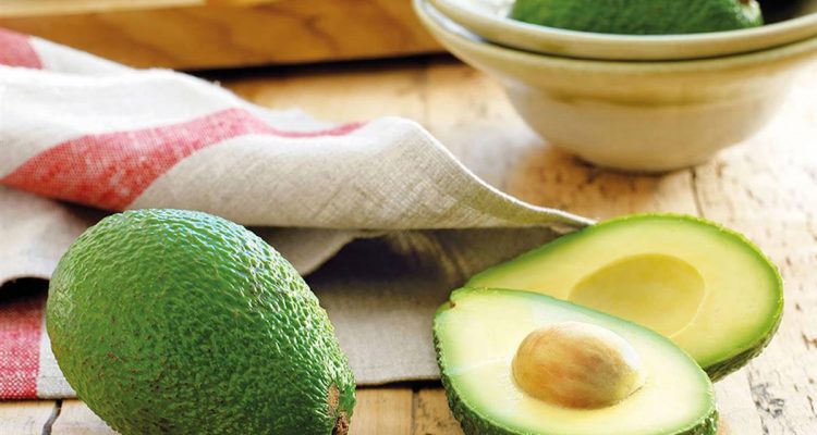 5 alimentos para bajar la glucosa en la sangre 1 aguacate 24f08f3f 1200x710