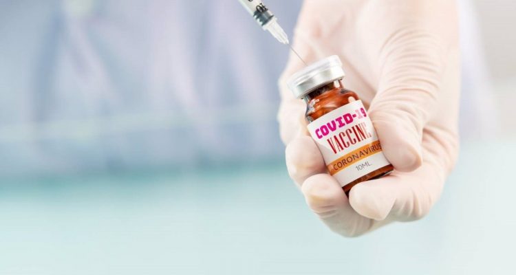 España avanza en el primer ensayo clínico en fase 3 para la vacuna de Janssen 1 España
