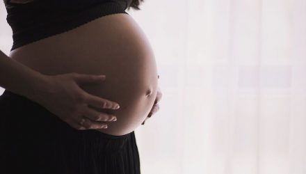 mujer embarazada b