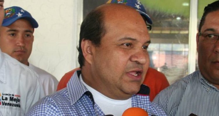 Ministerio Público imputa nuevos delitos contra el periodista Roland Carreño 1 roland