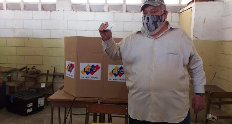 «Nos jugamos la democracia y la paz»: Alcalde Mujica 1 mujica