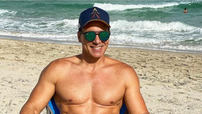 Juan Carlos García cumple 50 años y está así de papacito (+fotos) 2 4ebd6412 f161 45cf 9beb fc6a83fd13bd 696x393 1