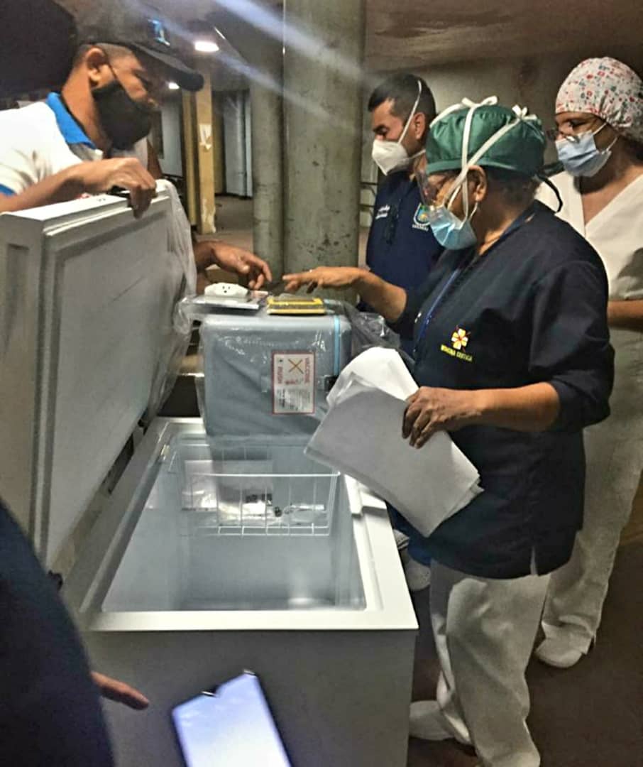 Hospital Universitario de Maracaibo recibió Cavas e Insumos médicos previo a la llegada de la Vacuna Sputnik V 4 Hospital