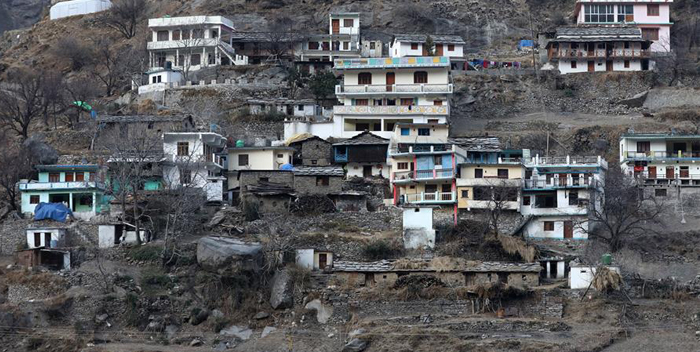Incrementan esfuerzos de rescate tras avalancha en valle del Himalaya indio 4 India