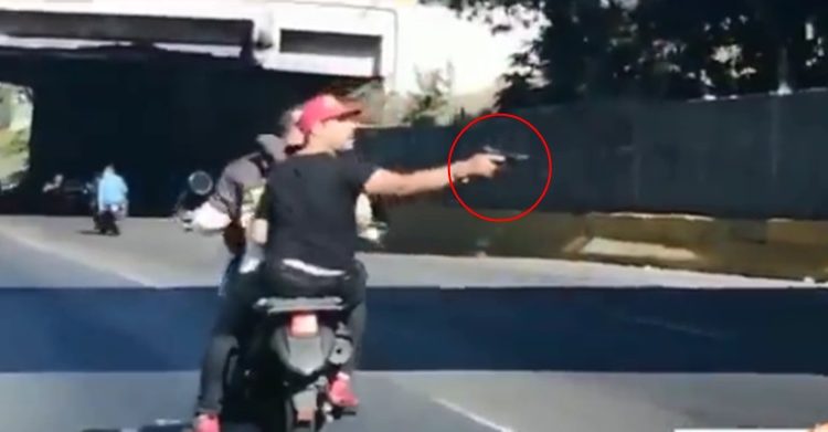¡Fin de mundo! Así abusan los «enchufados» en Venezuela (+video) 1 enchufados