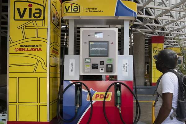 «Capitalismo al estilo revolución»: gasolineras de alta gama llegan a Venezuela y ya son más de 50 3 600x400 gasolinera via bloomberg 770x420 1