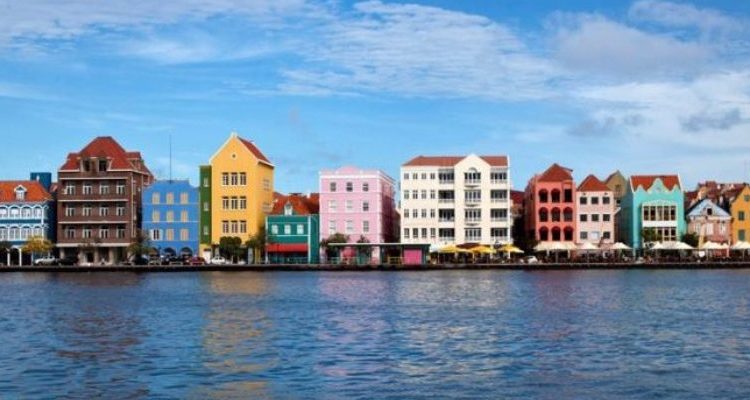 Aruba extiende hasta junio prohibición de entrada a pasajeros provenientes de Venezuela 1 Curazao