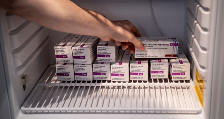 Noruega y Dinamarca suspenden la vacunación con el fármaco de AstraZeneca 1 AstraZeneca